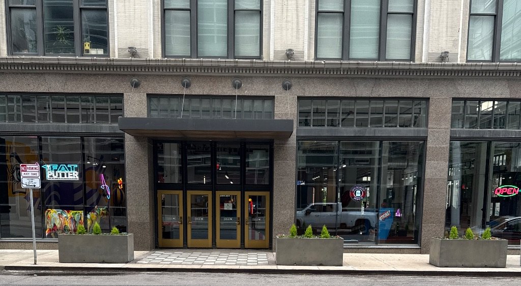 The Fat Putter storefront